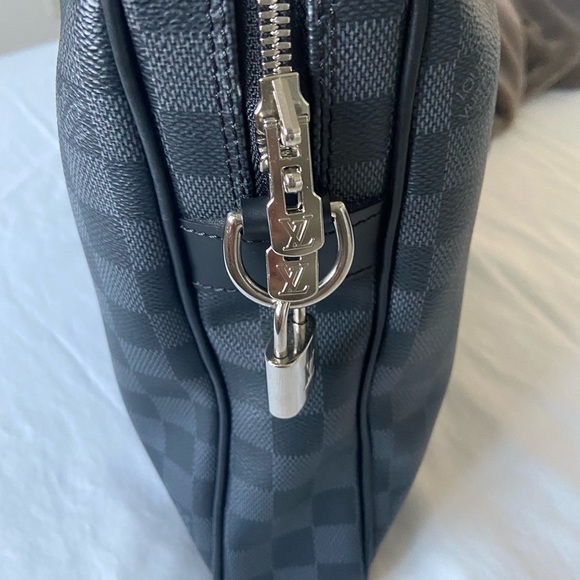 Louis Vuitton Porte Documents Brand new condition. - Picture 9 of 9